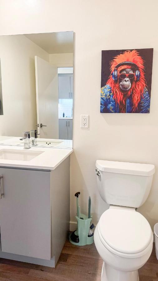 Walk to Dodger Stadium Studio Near Hollywood DTLA - 2