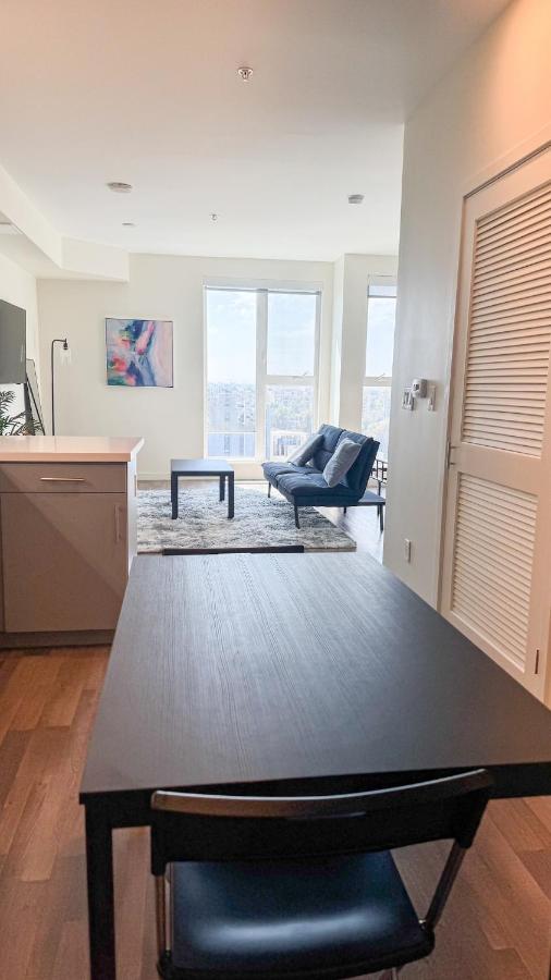 Walk to Dodger Stadium Studio Near Hollywood DTLA