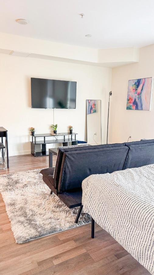 Walk to Dodger Stadium Studio Near Hollywood DTLA - 4