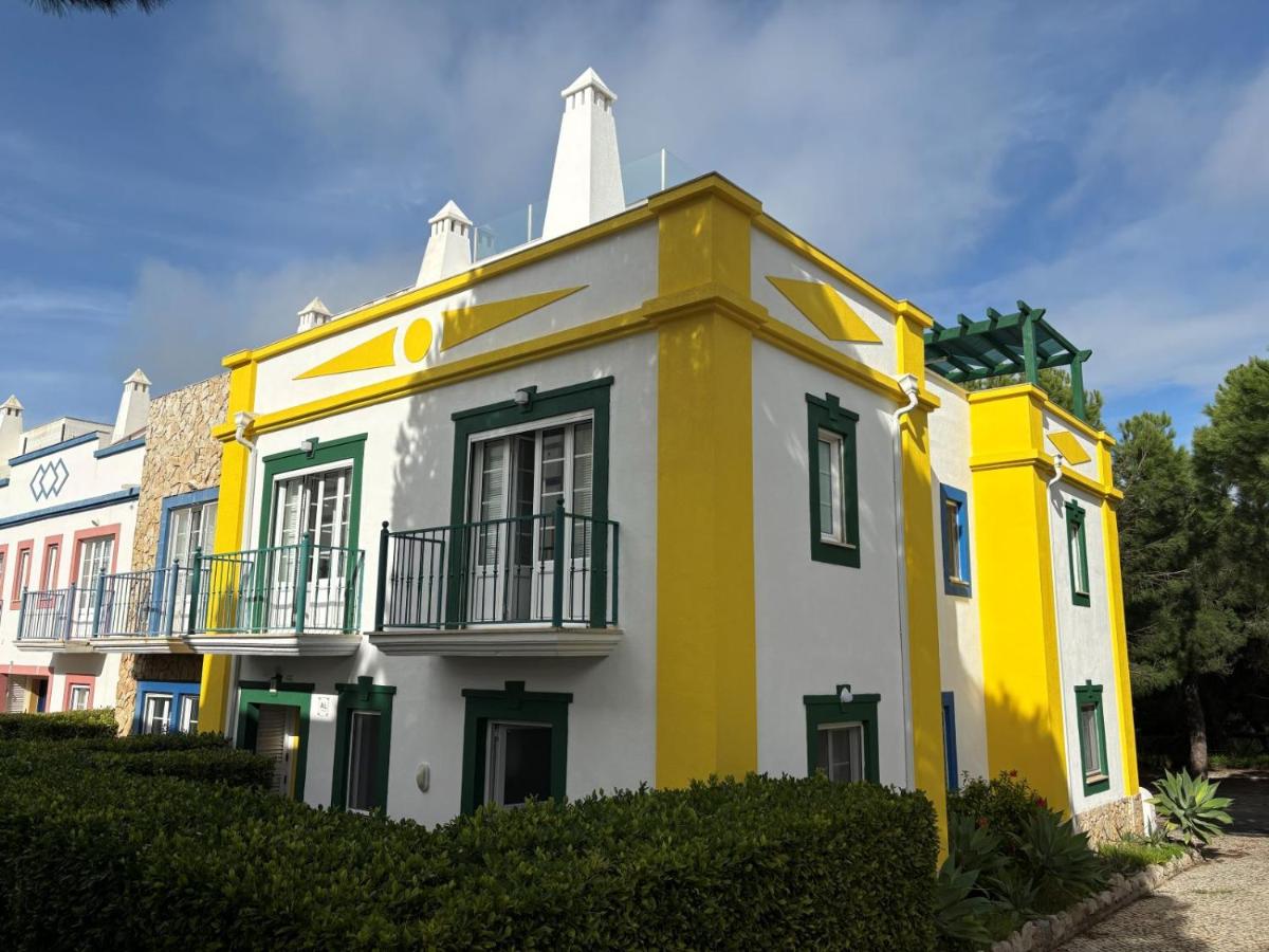 V4 Praia Verde - 8 to 11 People, 5 min beach walk