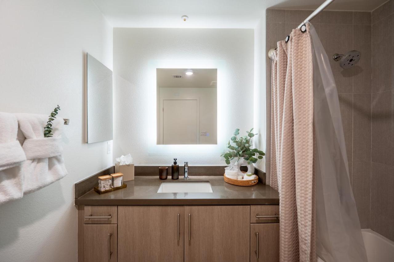 Hollywood Lovely Apartment - 3