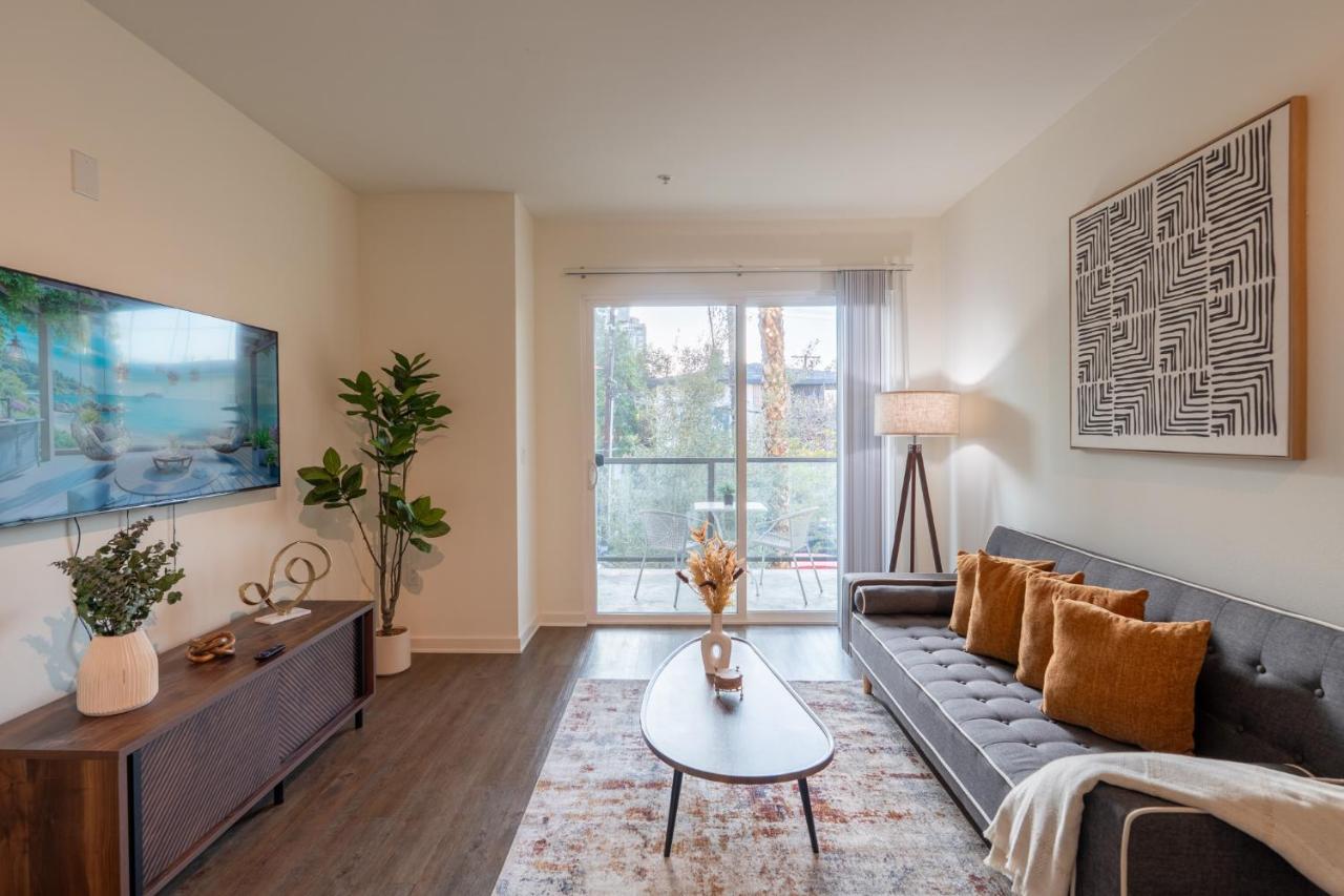 Hollywood Lovely Apartment - 5