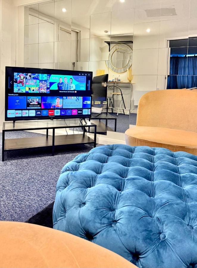 Designer 1-Bed Flat by Tower Bridge - 5