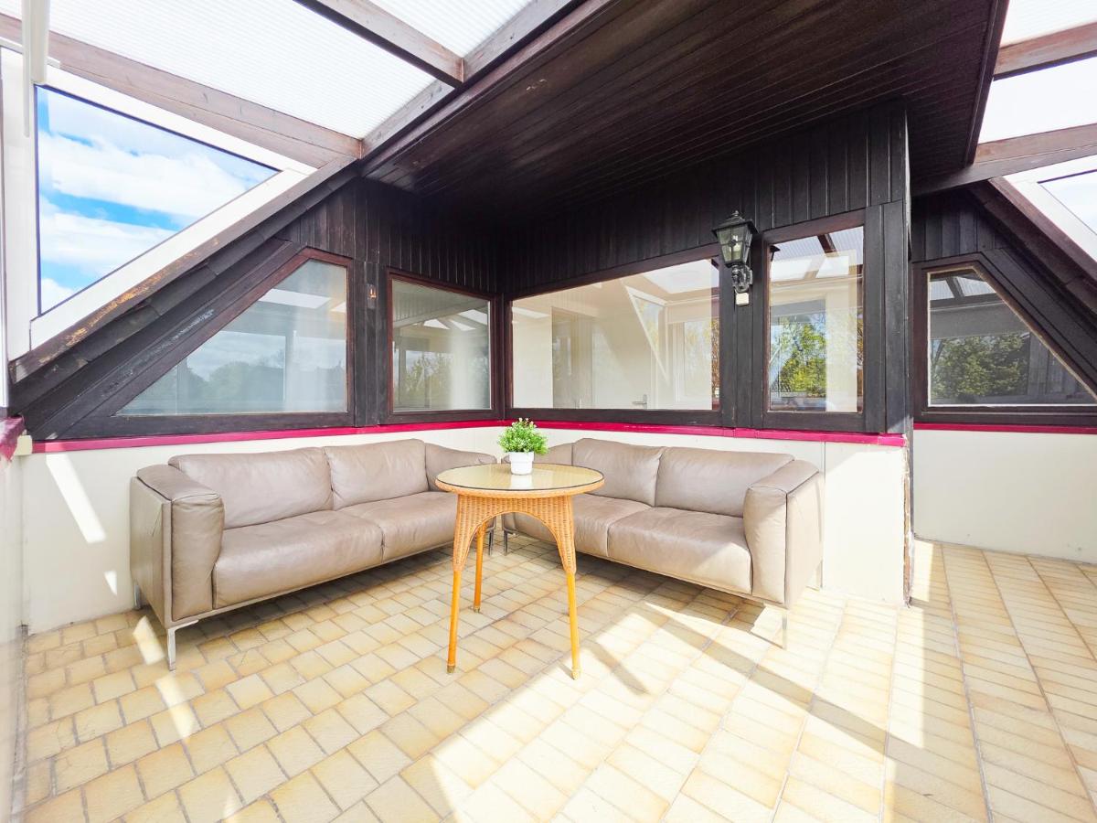 Tolstov Apartments - Airport Apartments