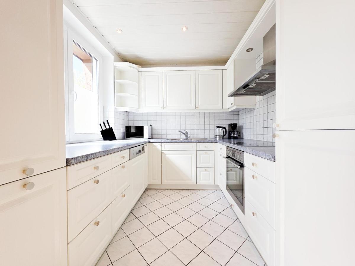 Tolstov Apartments - Airport Apartments