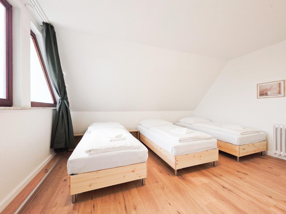 Tolstov Apartments - Airport Apartments