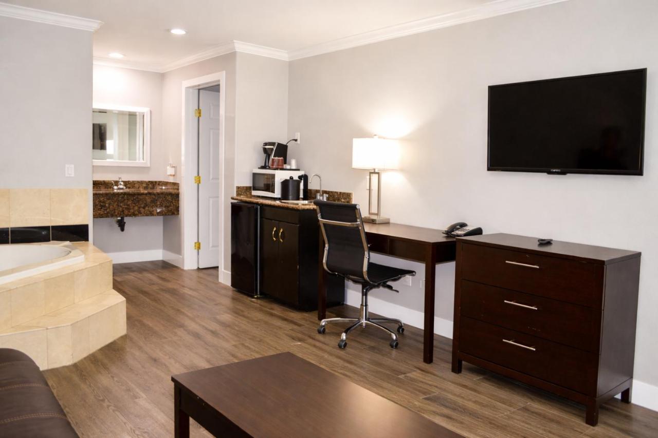 Fairview Inn & Suites — photo 4