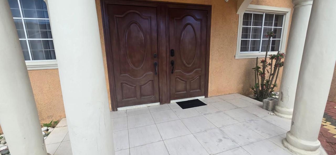 Cozy Groundfloor 2BR Getaway in Old Harbour - 5