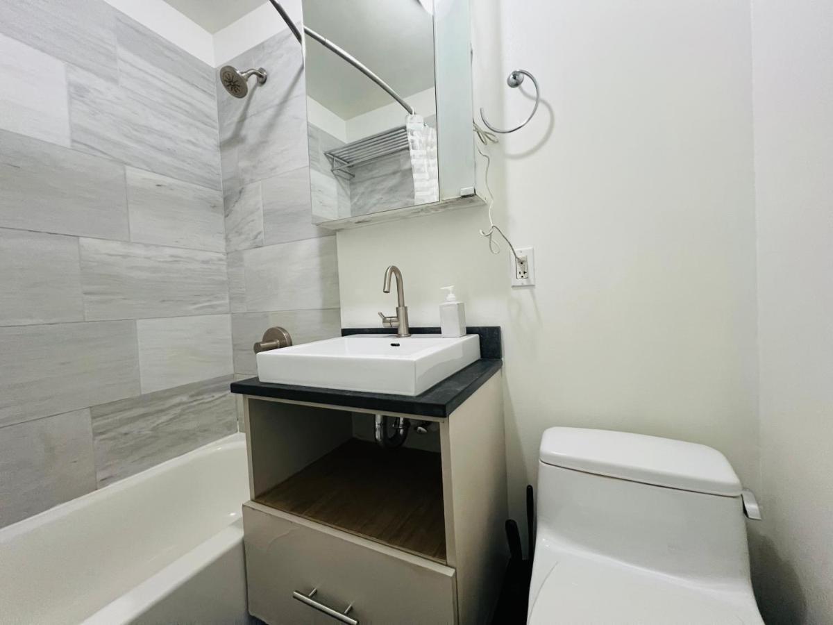 Midtown West Suites by Times Square - 3