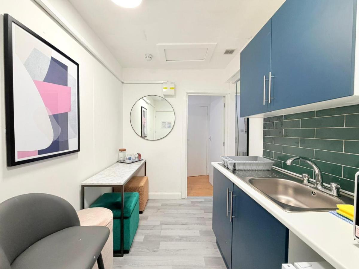 Bright Studio in Kings Cross no windows - 3