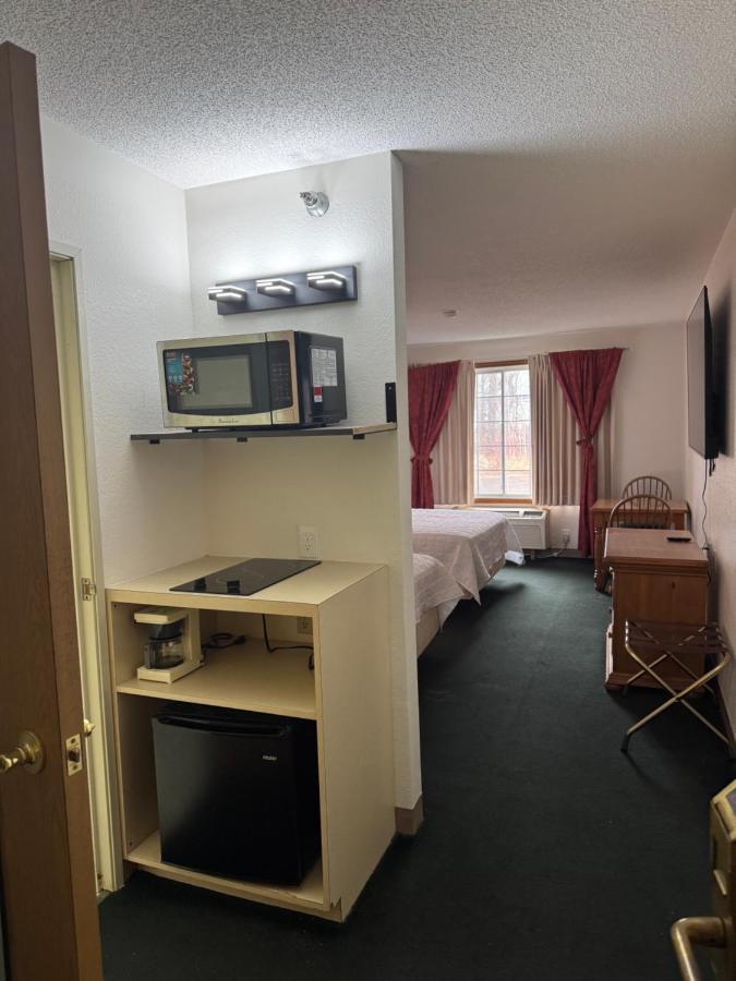Garrison Inn & Suites — photo 12