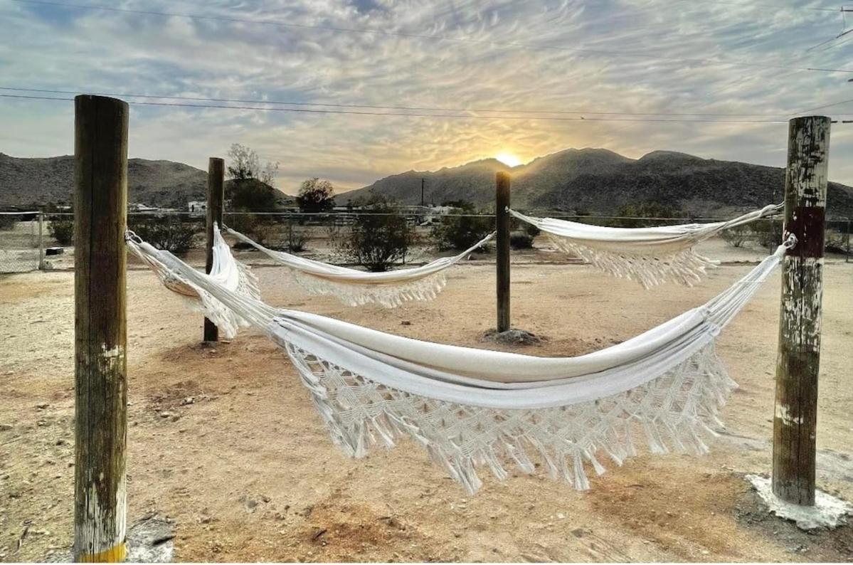 The Broken Arrow Camper Joshua Tree Desert Escape — photo 9