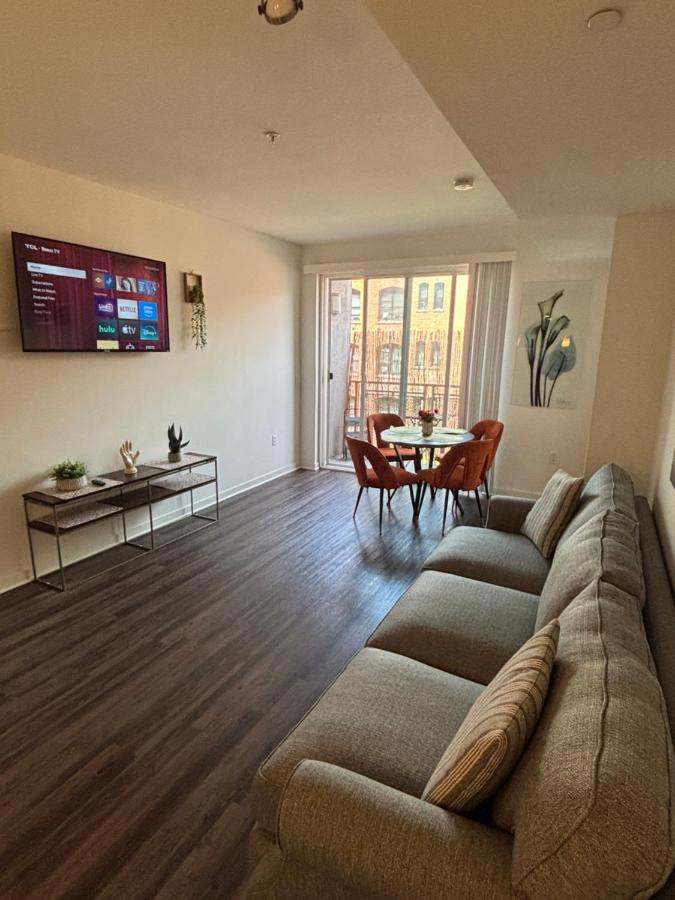 2BR parking & balcony- DTLA