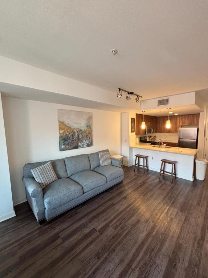 2BR parking & balcony- DTLA - 4
