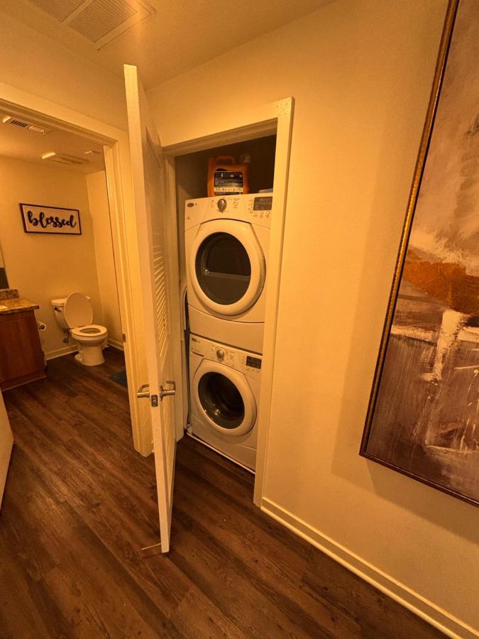 2BR parking & balcony- DTLA - 3