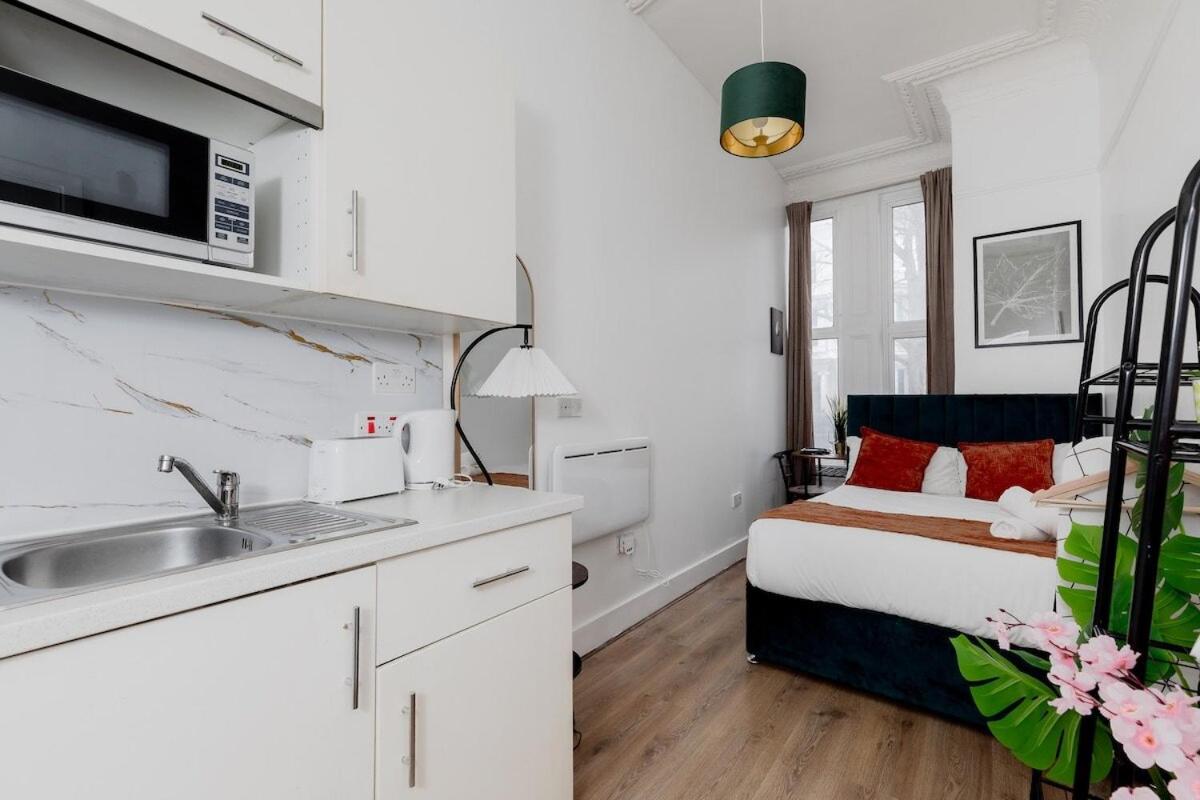 Holland Road Studios - 4