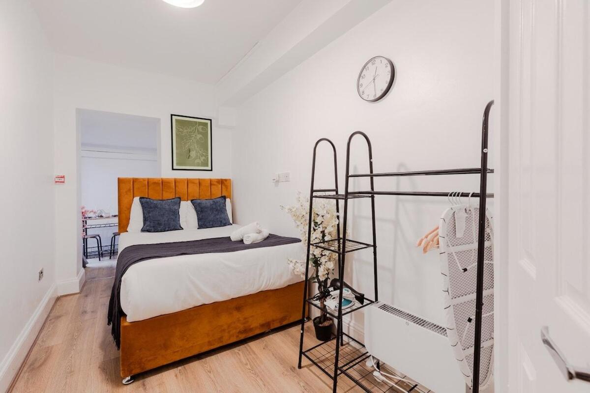 Holland Road Studios - 3