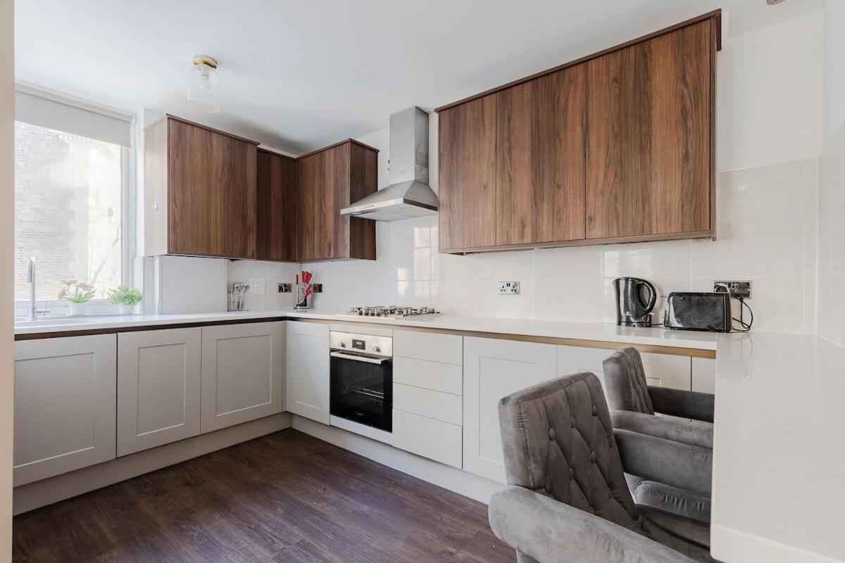 Elegant 2BR APR on Earl’s Court Rd, Great Location - 5