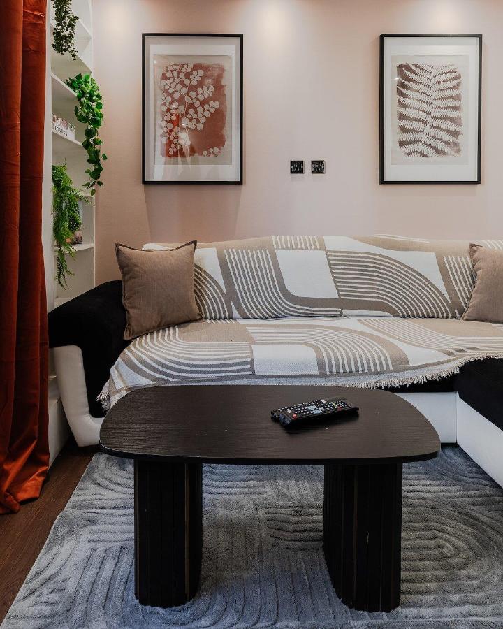 Elegant 2BR APR on Earl’s Court Rd, Great Location - 3