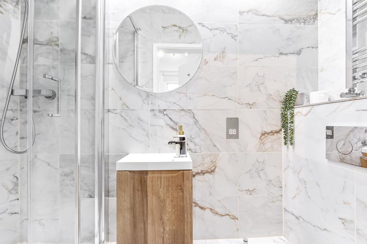 3 Bed 2 Bath in Edgeware Road! - 3