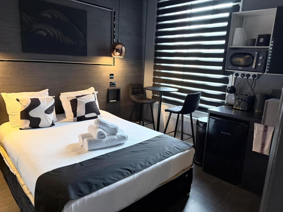 Islington Romantic Studio - Jacuzzi & Garden - 2