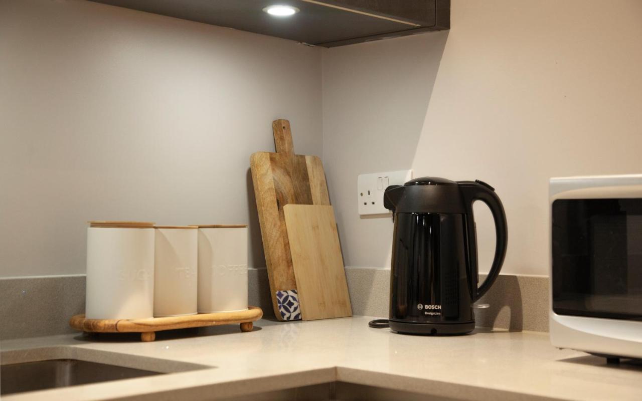 Stylish 2 Bed Flat in Kensington - 4 Sleeps - 2