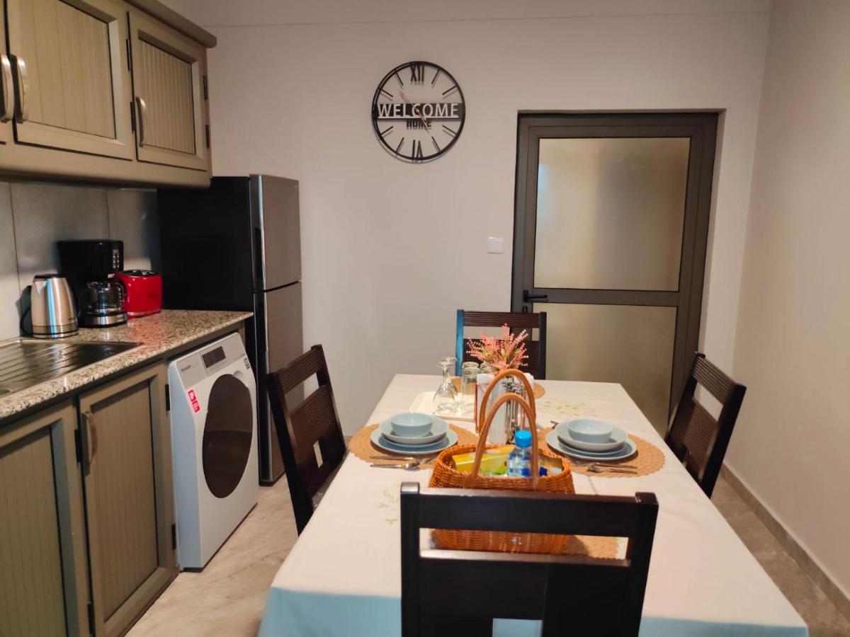 Cozy Ground-Floor At Villa Camille near the Beach - 2