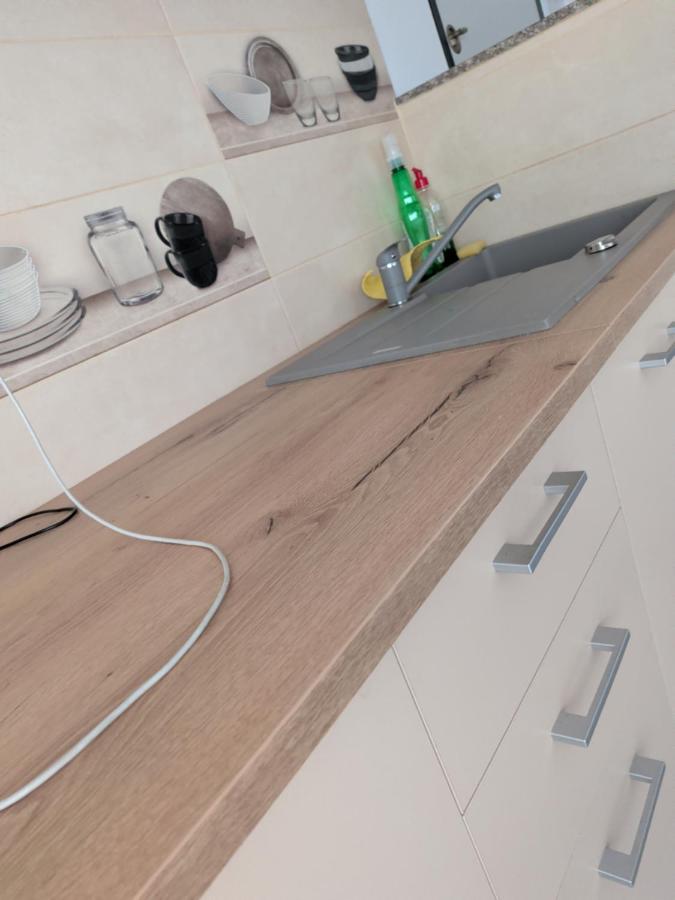 Spacious, comfortable and centrally located apartment - 3