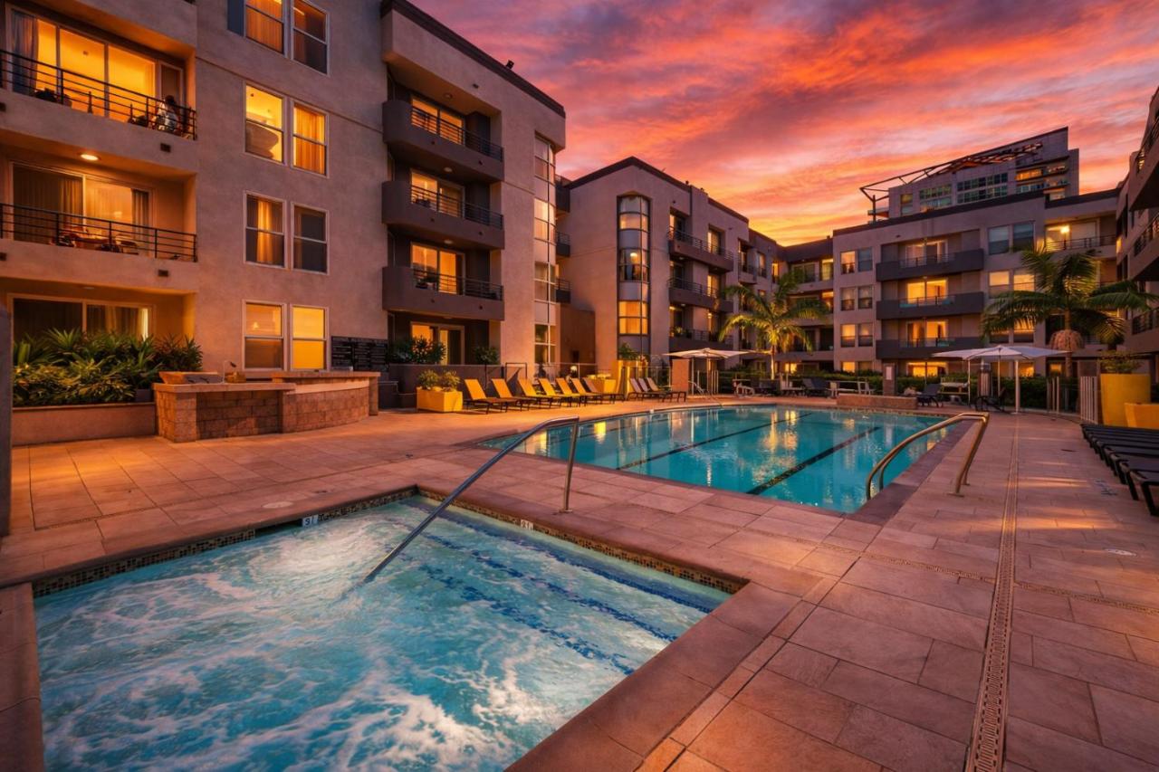 Resort Style 1 & 2 Bedroom Living Near Venice & MDR with Pool & Gym - 4