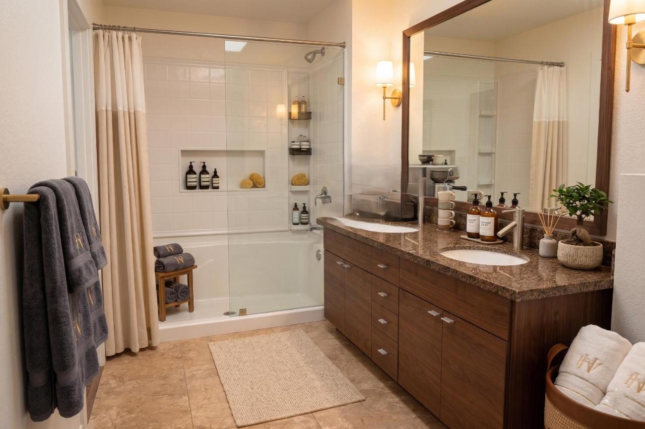 Resort Style 1 & 2 Bedroom Living Near Venice & MDR with Pool & Gym - 3