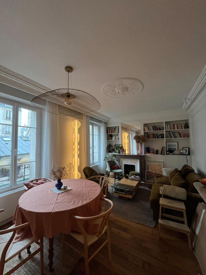 Montmartre Architect-Designed Apartment - 4