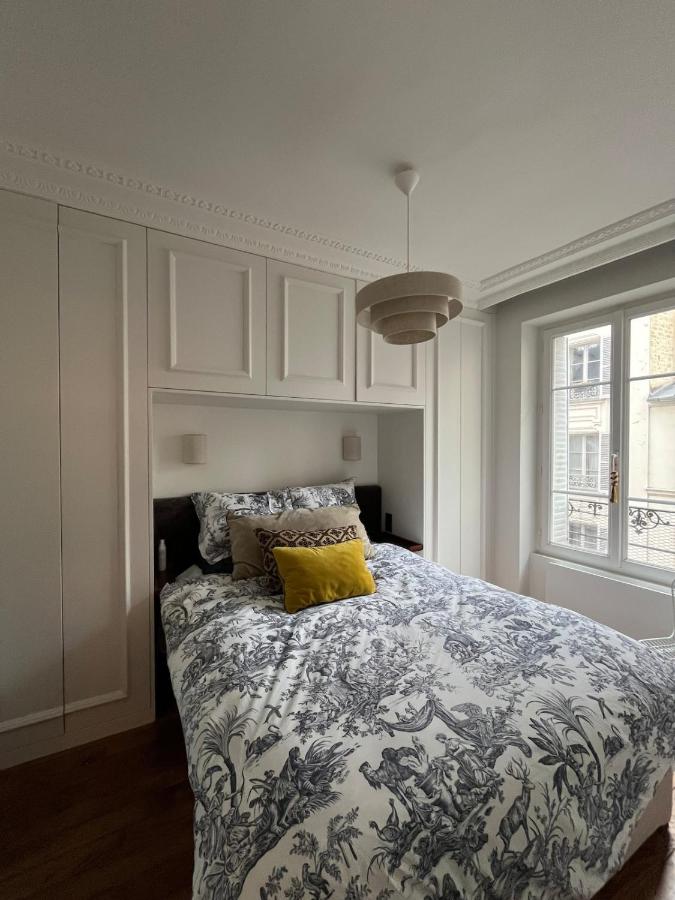 Montmartre Architect-Designed Apartment - 2