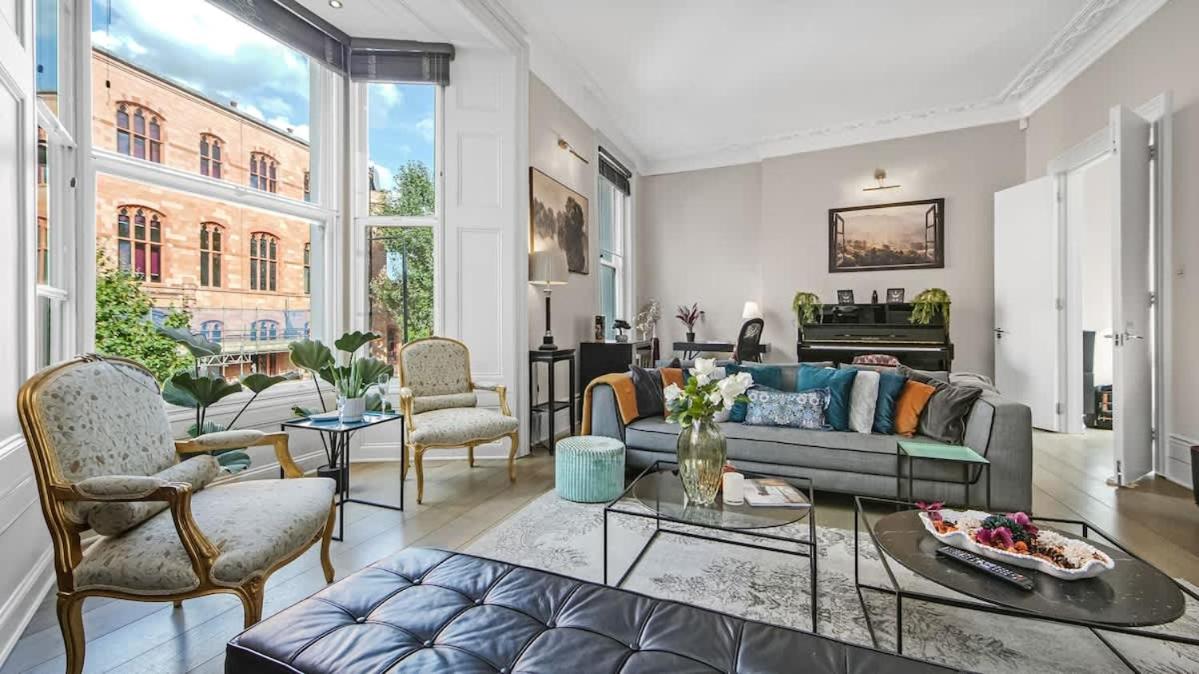 Modern Luxury 4 Bedroom Home In Holland Park - 4