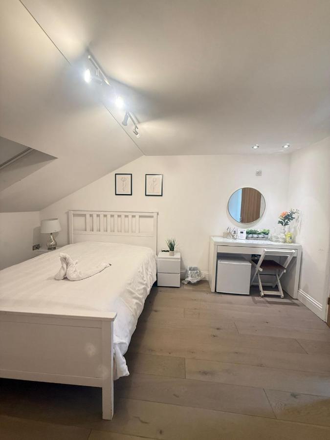 Stratford Edge Inn - 2