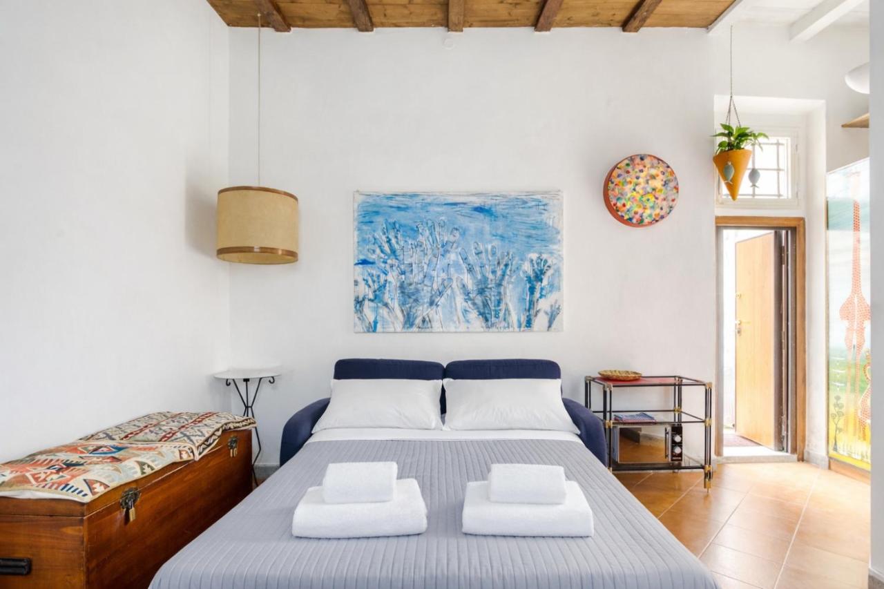 Santa Maria Maggiore Apartment - Monti District by RHR - 2