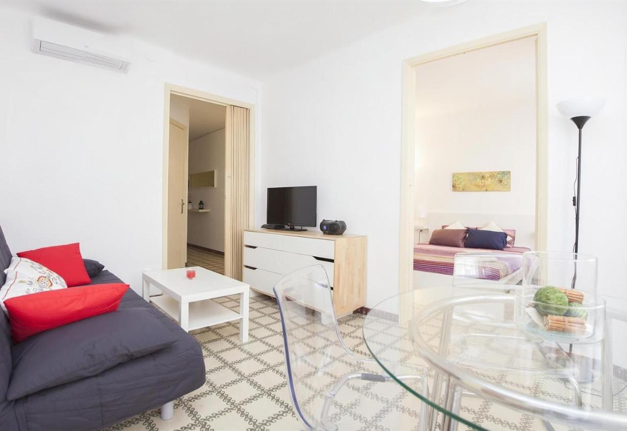 3 bedroom apartment next to Plaza - 5