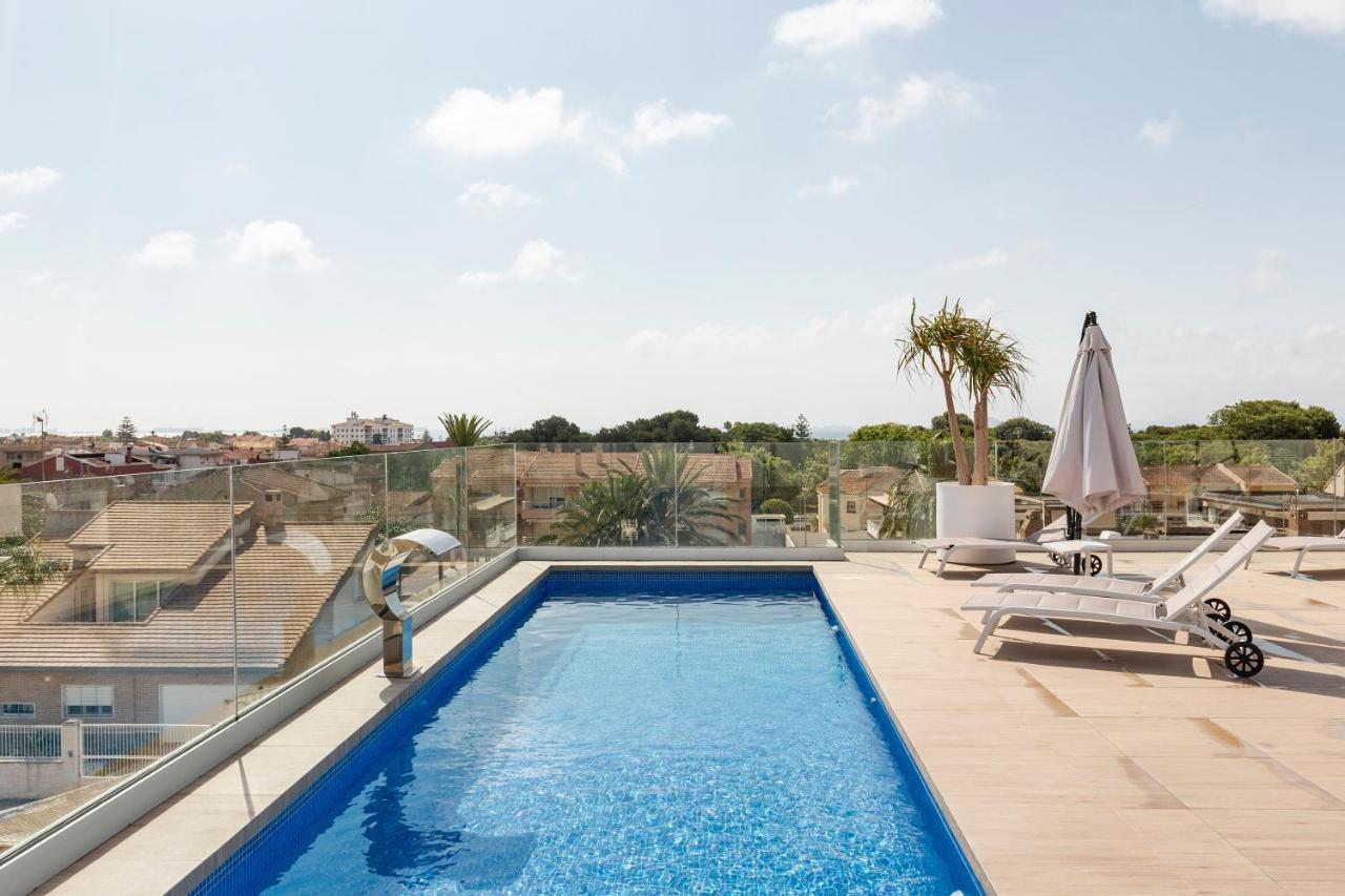 Piscina y Exterior