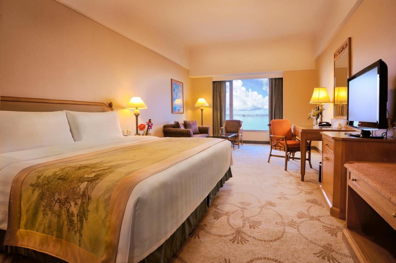 Beach: Shangri-La Beihai