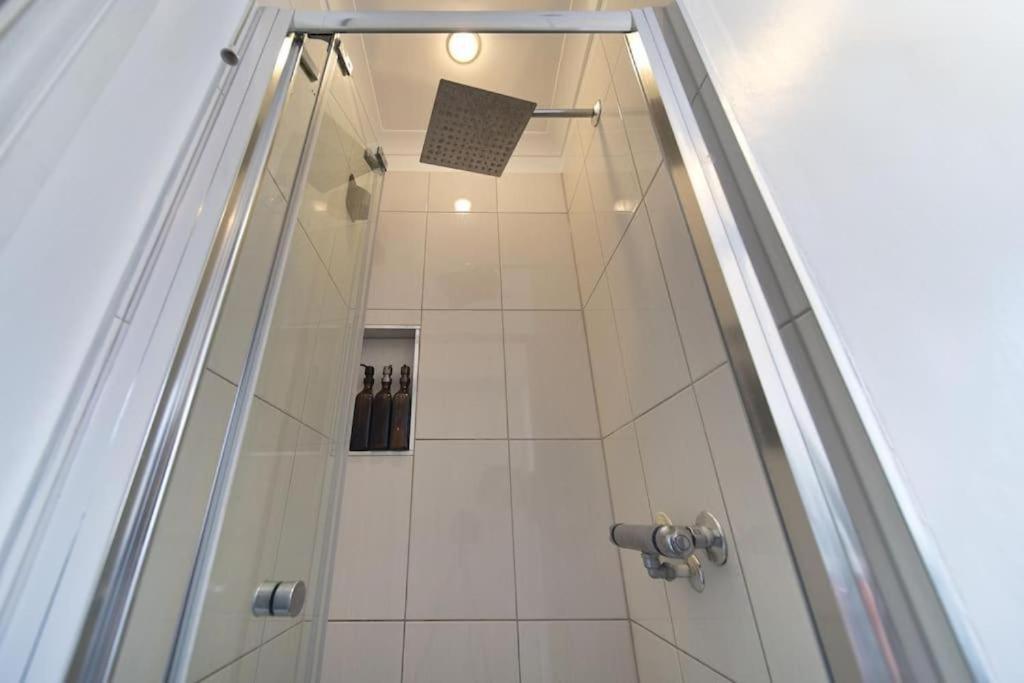 Kings Cross 1BR Flat, Central London Stay - 2