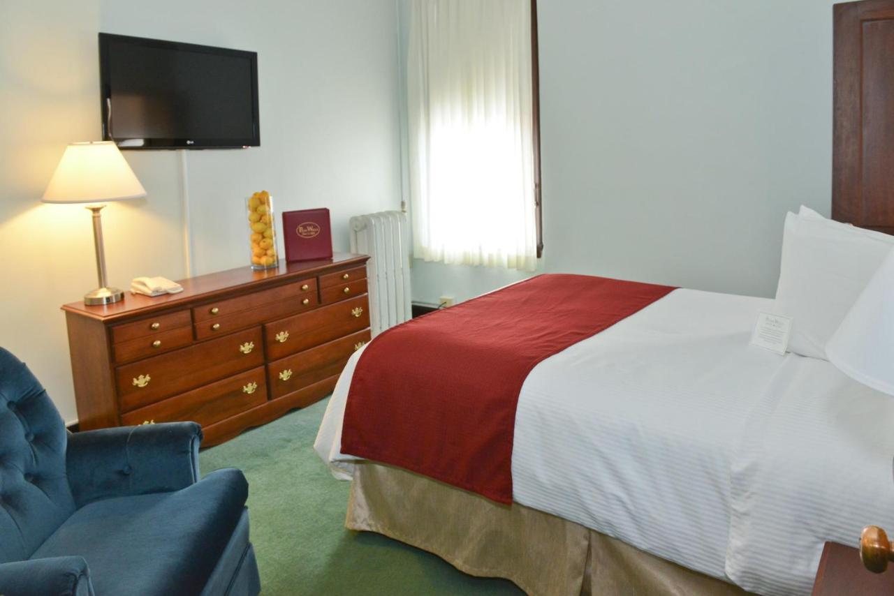 Penn Wells Hotel — photo 17