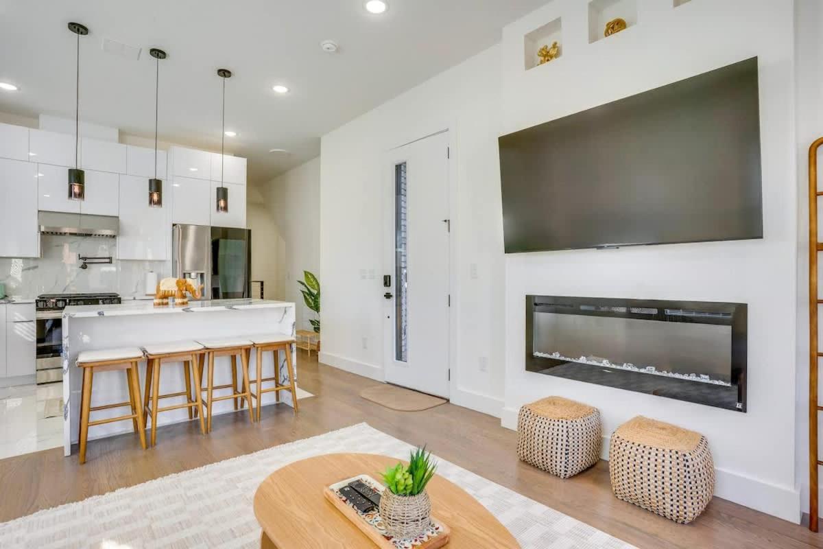 Luxury Jersey City Stay Parking NYC MetLife - 2