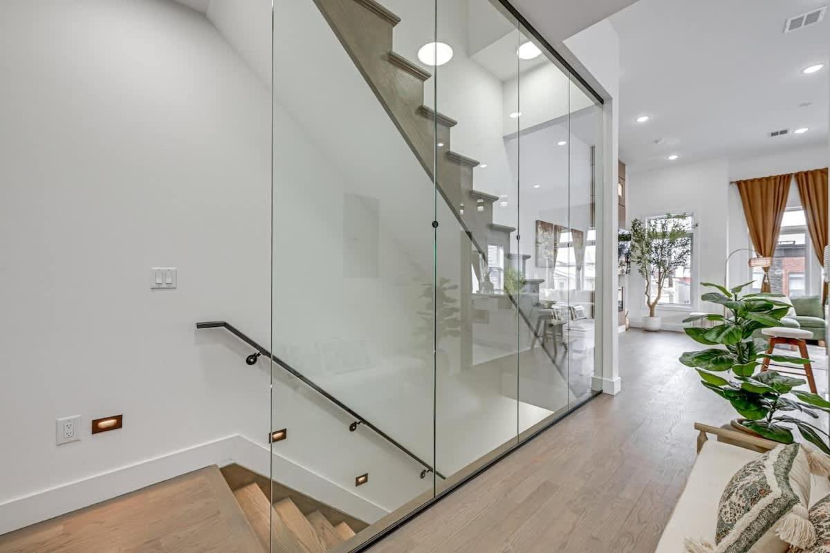 Luxury Rooftop Retreat Near NYC EWR MetLife - 3