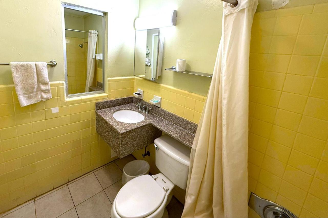Riviera Motel — photo 19