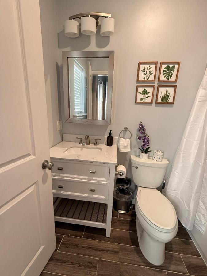 Modern 5BR Home with Backyard and Parking near NYC and Metlife Stadium - 3