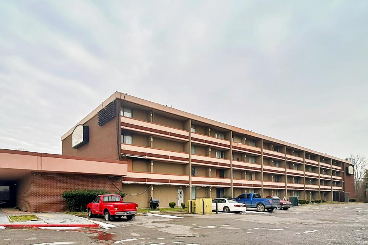 Airport Inn — photo 6