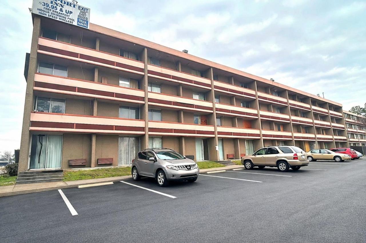 Airport Inn — photo 9