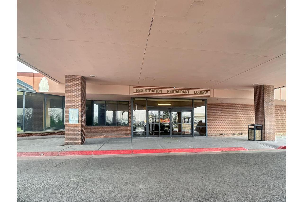 Airport Inn — photo 10