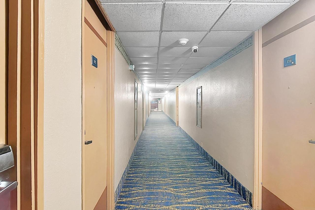 Airport Inn — photo 12