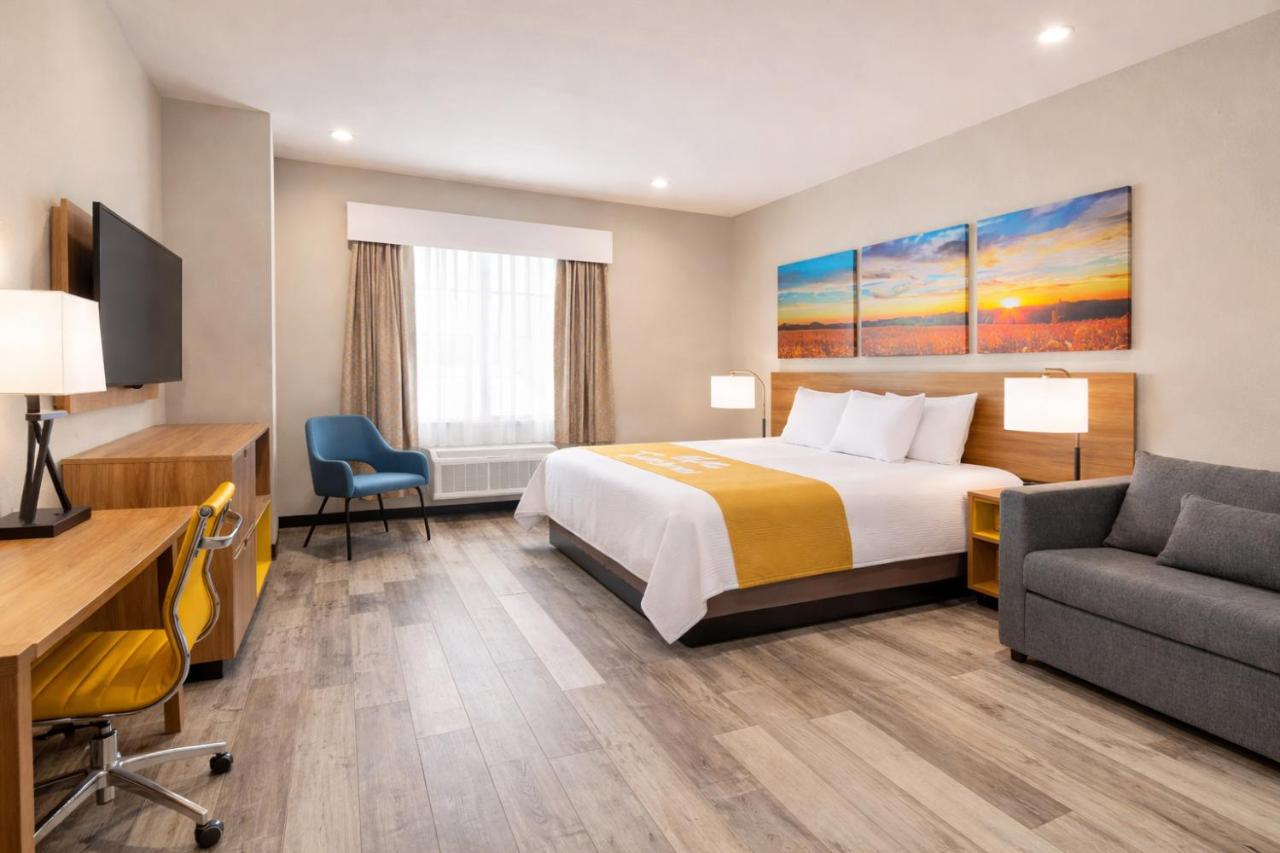 Tomball Executive Inn — photo 12