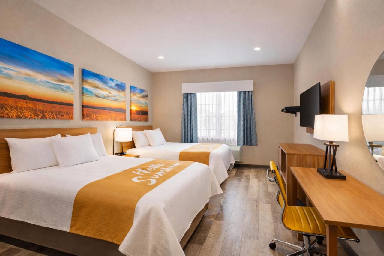 Tomball Executive Inn — photo 2